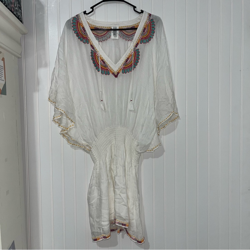 Trina Turk Medium Del Ray Smocked Tunic Beach Cover Up Dress Embroidered